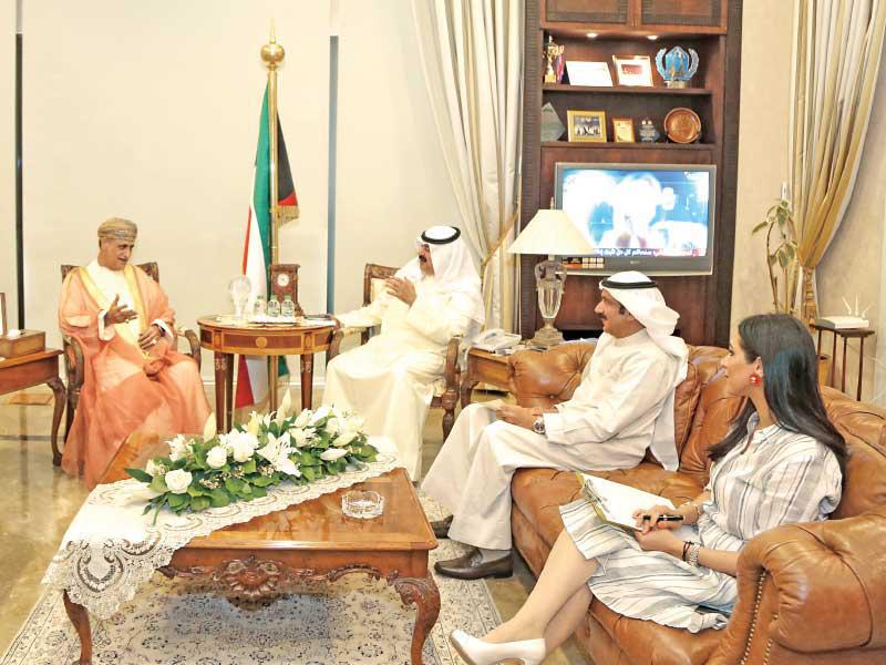 الجارالله مستقبلاً سفير عمان أمس 