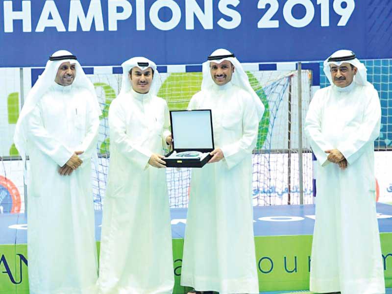 رئيس مجلس الأمة مرزوق الغانم يكرّم الخطوط الجوية الكويتية