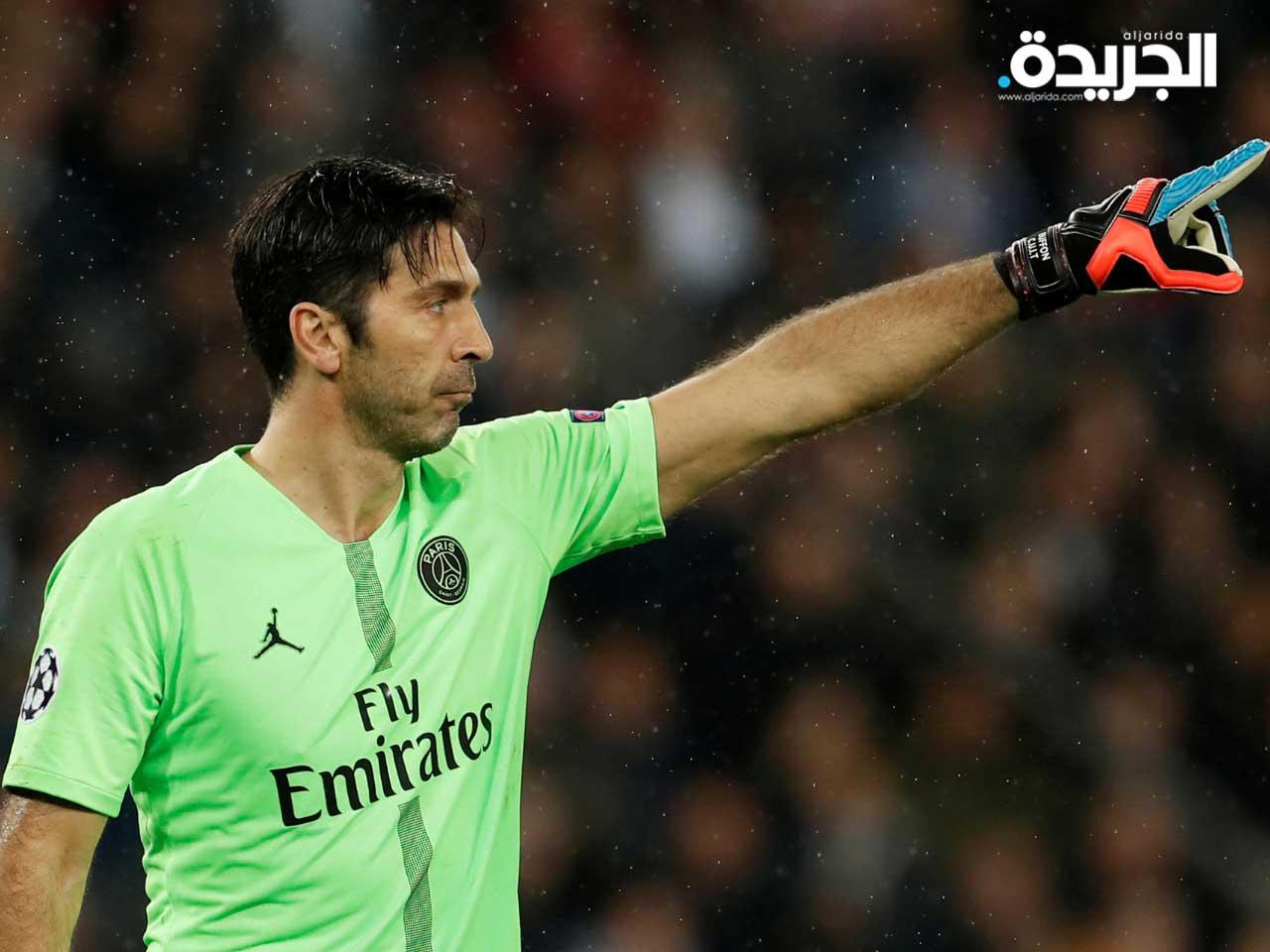  حارس المرمى الإيطالي جيانلويجي بوفون