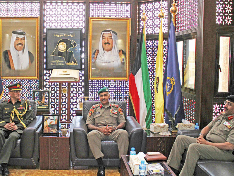 الخضر مستقبلاً المسؤول البنغلاديشي أمس