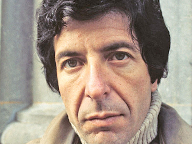 المغني والشاعر الغنائي الكندي ليونارد كوهين