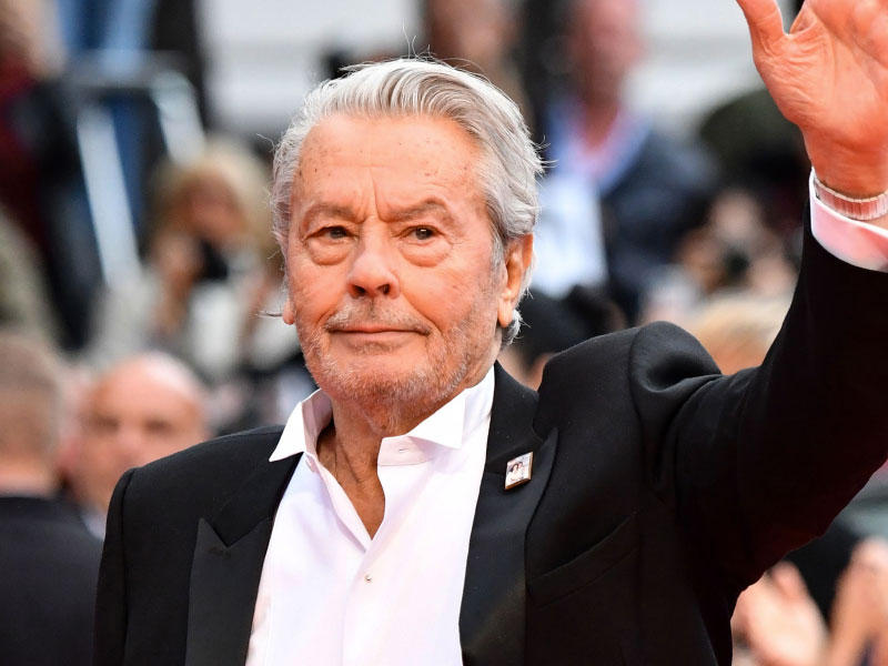 الممثل الفرنسي آلان دولون