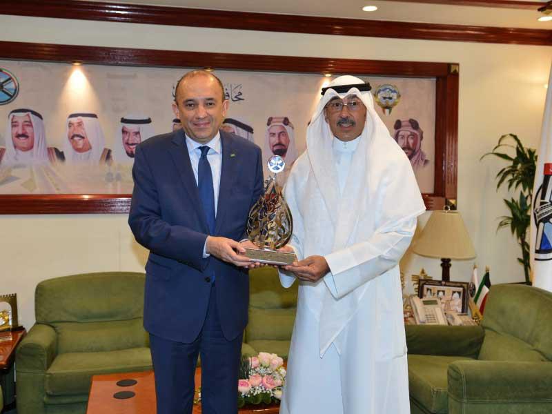 محافظ الأحمدي الشيخ فواز الخالد و سفير موريتانيا لدى الكويت محمدون داداه