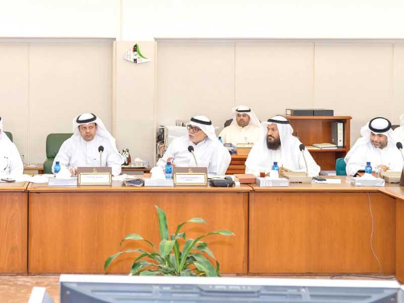 «المالية» في اجتماعها أمس وبدا هايف حاضراً