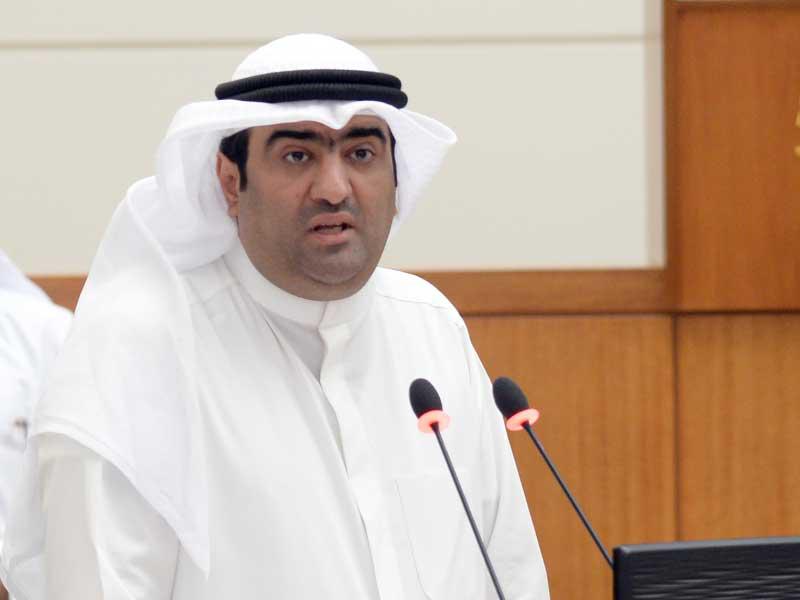 وزير التجارة والصناعة وزير الدولة لشؤون الخدمات خالد الروضان