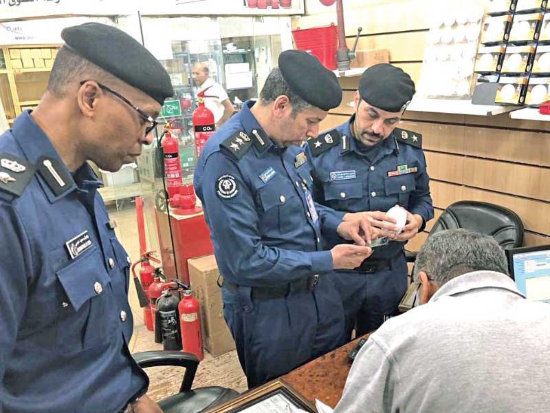 «الإطفاء» خلال الحملة التفتيشية 