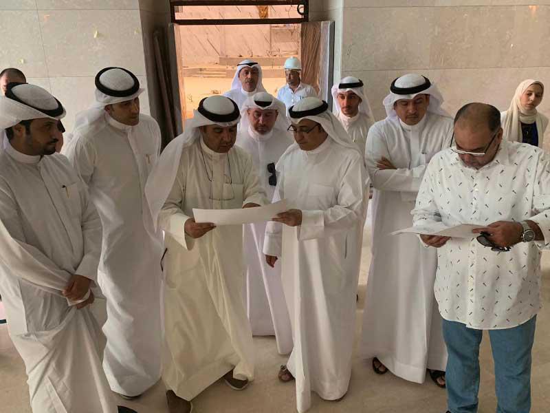 الأمين العام للمجلس البلدي خلال الجولة