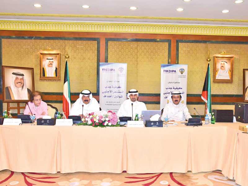 الجارالله خلال مشاركته في الدورة التدريبية أمس