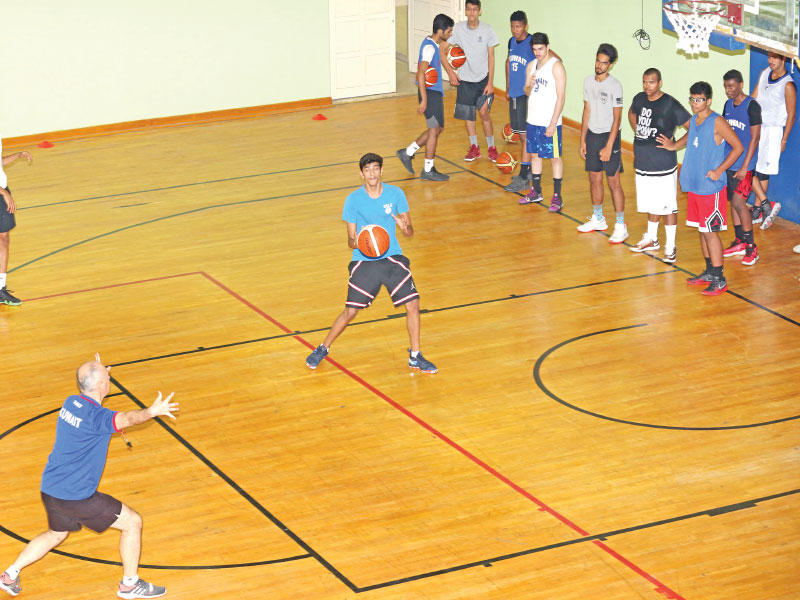 جانب من تدريبات منتخب الناشئين لكرة السلة      (تصوير جورج ريجي)