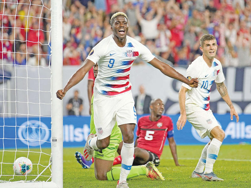 الأميركي جياسي زارديس يحتفل بهدفه