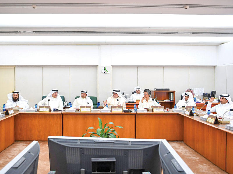 «المالية» في اجتماعها أمس