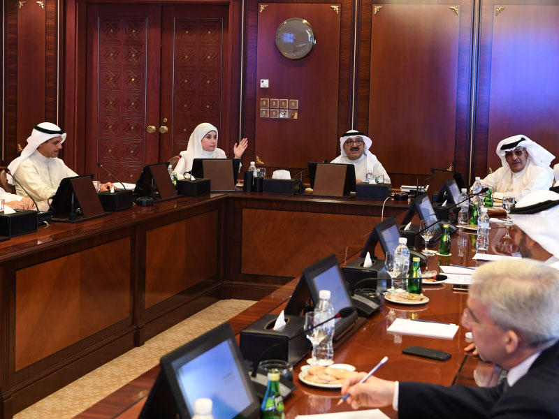 النائب الأول مستقبلاً بوشهري ومسؤولي «التخطيط» 