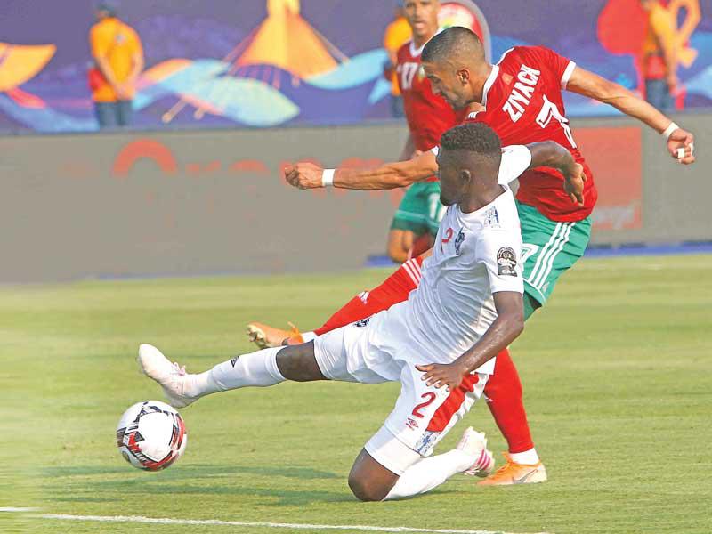 كرة مشتركة في مباراة المغرب وناميبيا