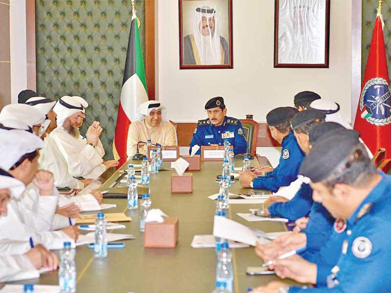 جانب من اجتماع «الإطفاء» و»الكهرباء» أمس