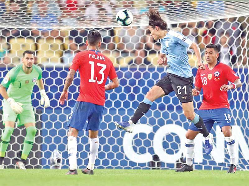 كافاني نجم أوروغواي يحرز هدف المباراة