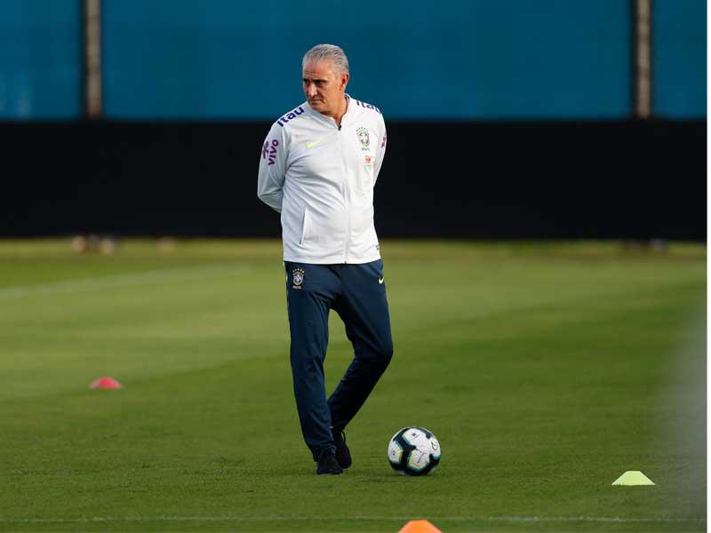  أدينور ليوناردو باتشي «تيتي»  المدير الفني للبرازيل