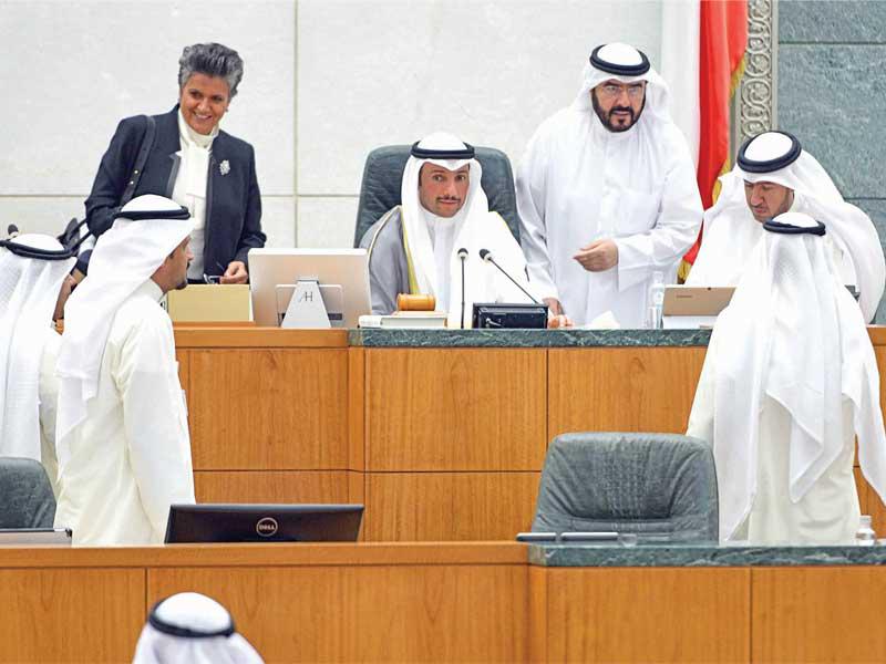 زحمة نيابية على المنصة