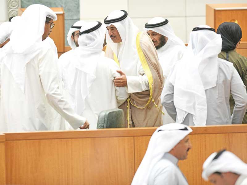 تهنئة وزارية للحجرف بعد انتهاء المناقشة