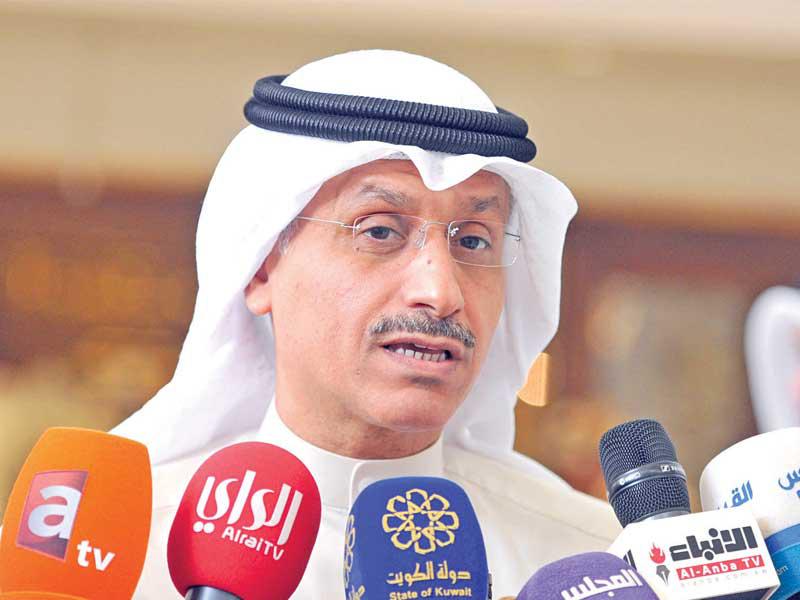 المزرم متحدثاً إلى الصحافيين