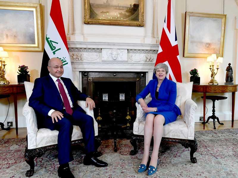 ماي وصالح في لندن أمس الأول (رويترز)