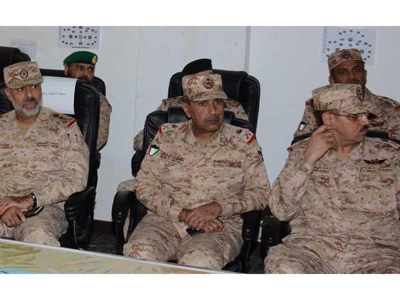 النواف خلال متابعة الإيجاز عن التمرين