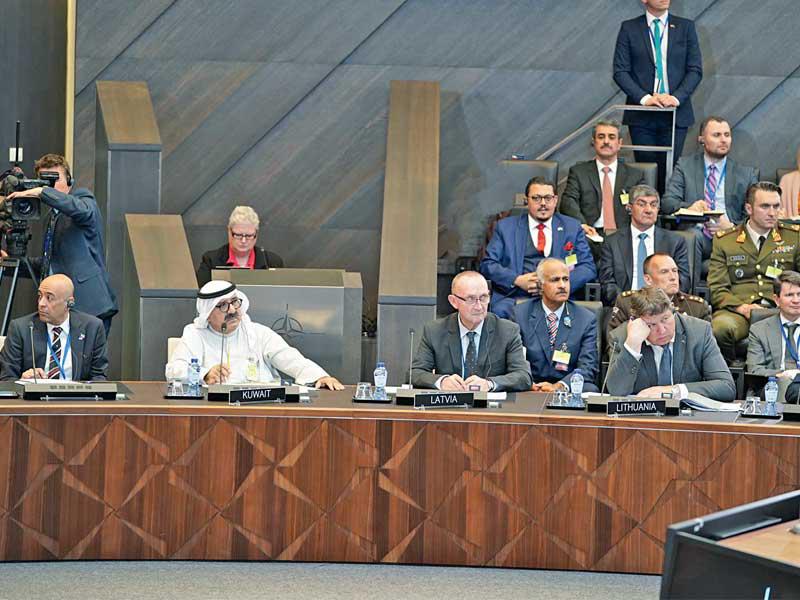 ناصر الصباح خلال الاجتماع 