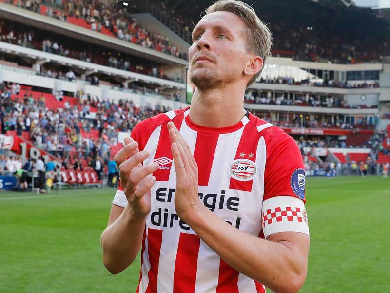  المهاجم الهولندي لوك دي يونغ