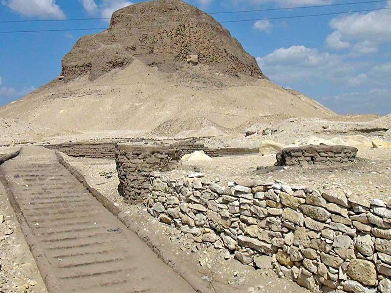 هرم اللاهون 