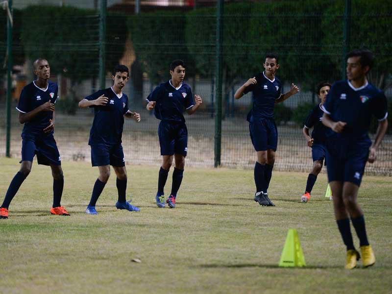 جانب من تدريب سابق لأزرق الناشئين