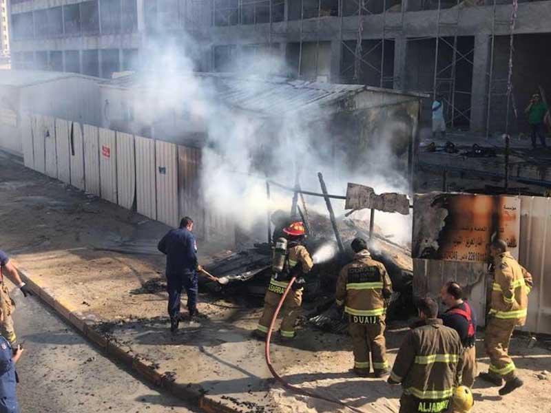 جانب من عملية إخماد الحريقn