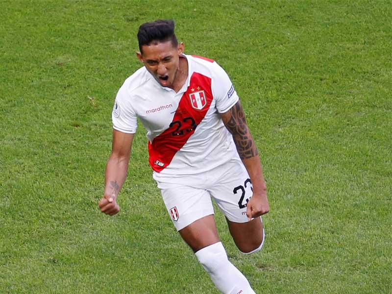 لاعب وسط منتخب بيرو، كريستوفر غونزاليس