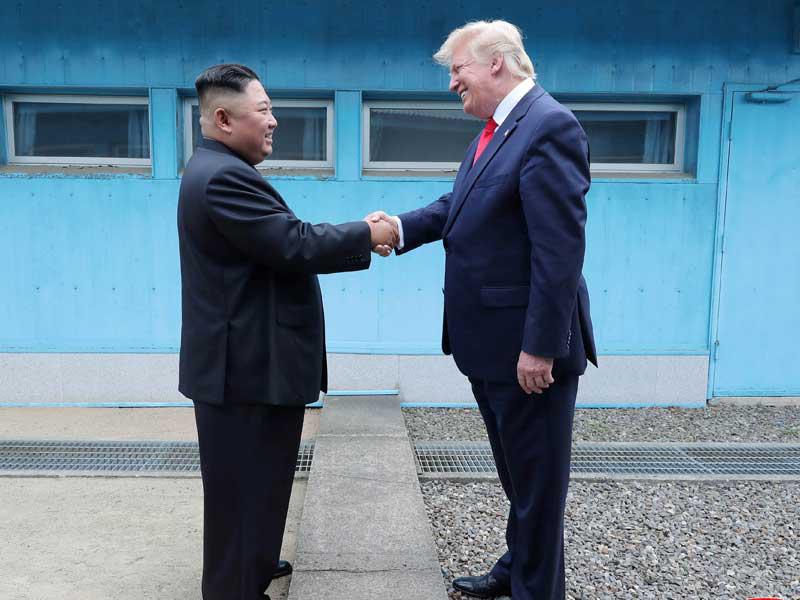 الرئيس الكوري الشمالي كيم جونغ اون والرئيس الأميركي دونالد ترامب