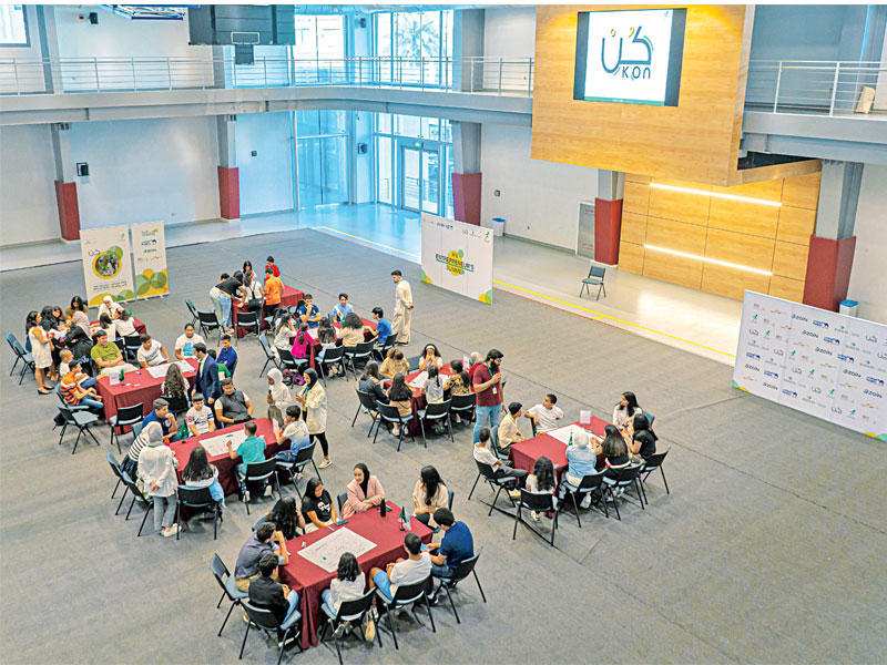 جانب من المشاركين في برنامج «لوياك»