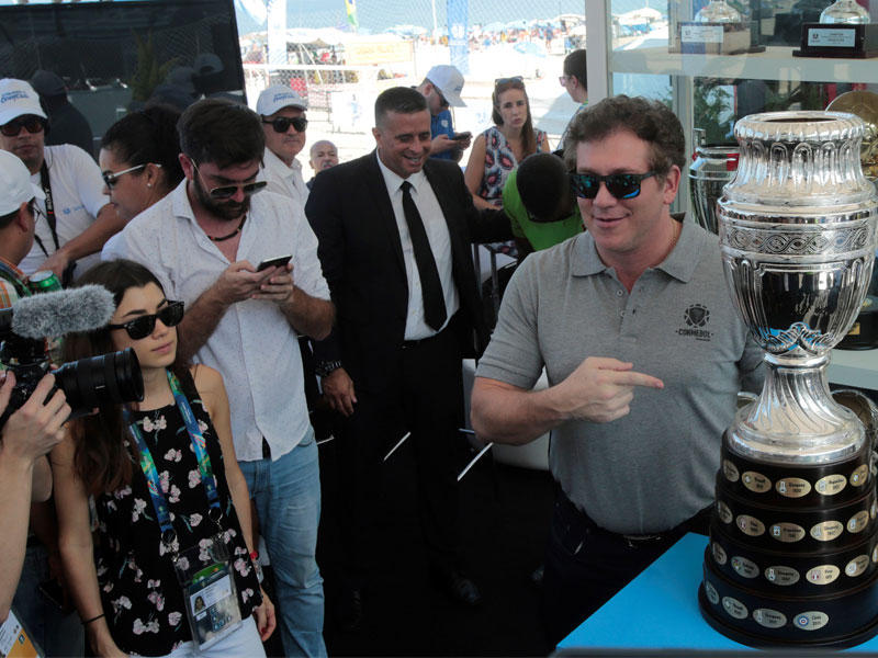 دومينيغيز رئيس اتحاد أميركا الجنوبية وكأس البطولة