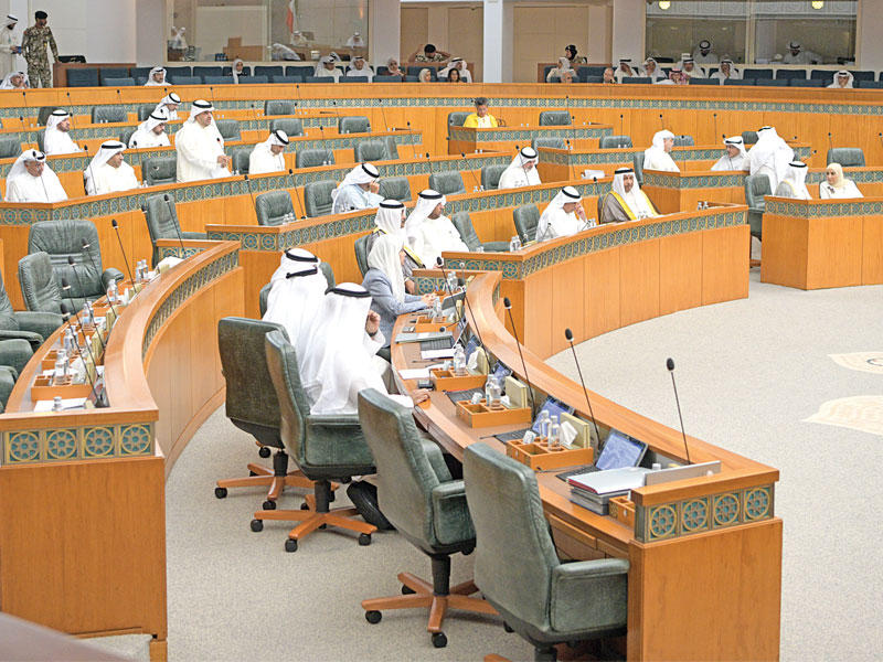 جانب من جلسة أمسt(تصوير عبدالله الخلف)