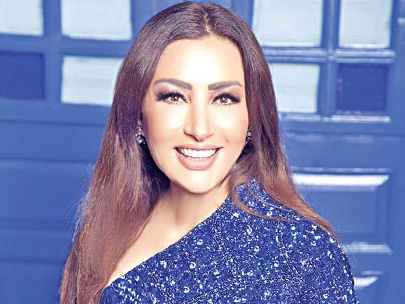 النجمة التونسية لطيفة