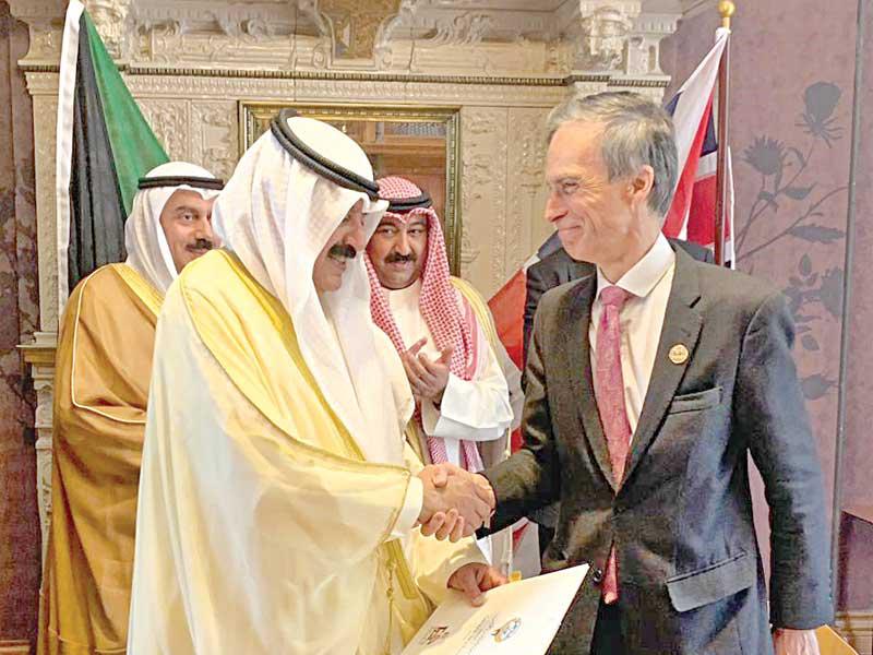 الجارالله وموريسون خلال توقيع خطة العمل