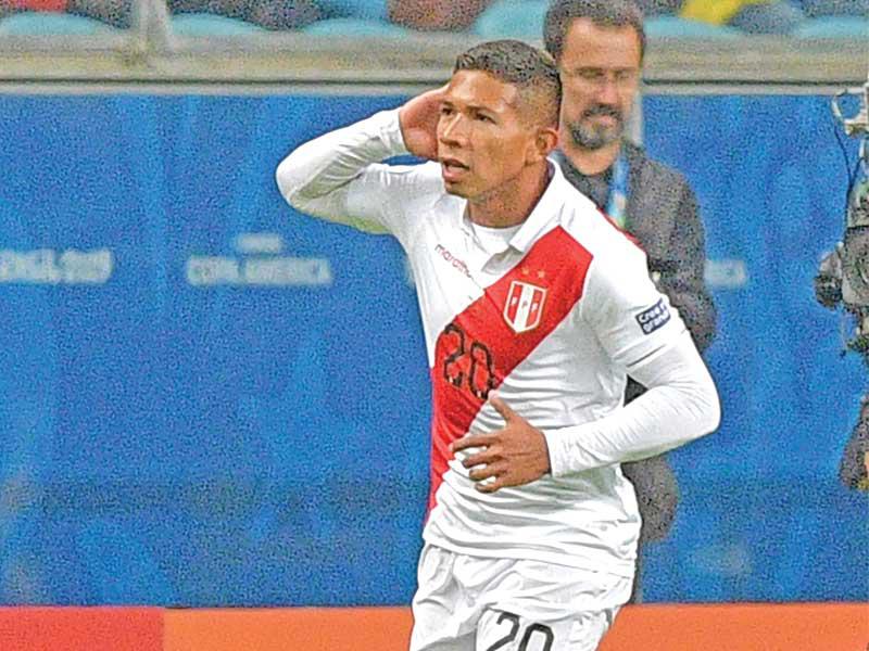 مهاجم منتخب بيرو، إديسون فلوريس