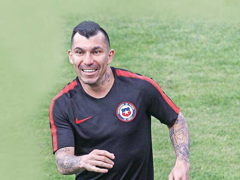 قائد منتخب تشيلي، غاري ميديل