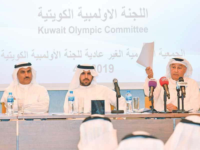 الناصر يتوسط المسلم والحربي (تصوير نوفل إبراهيم)