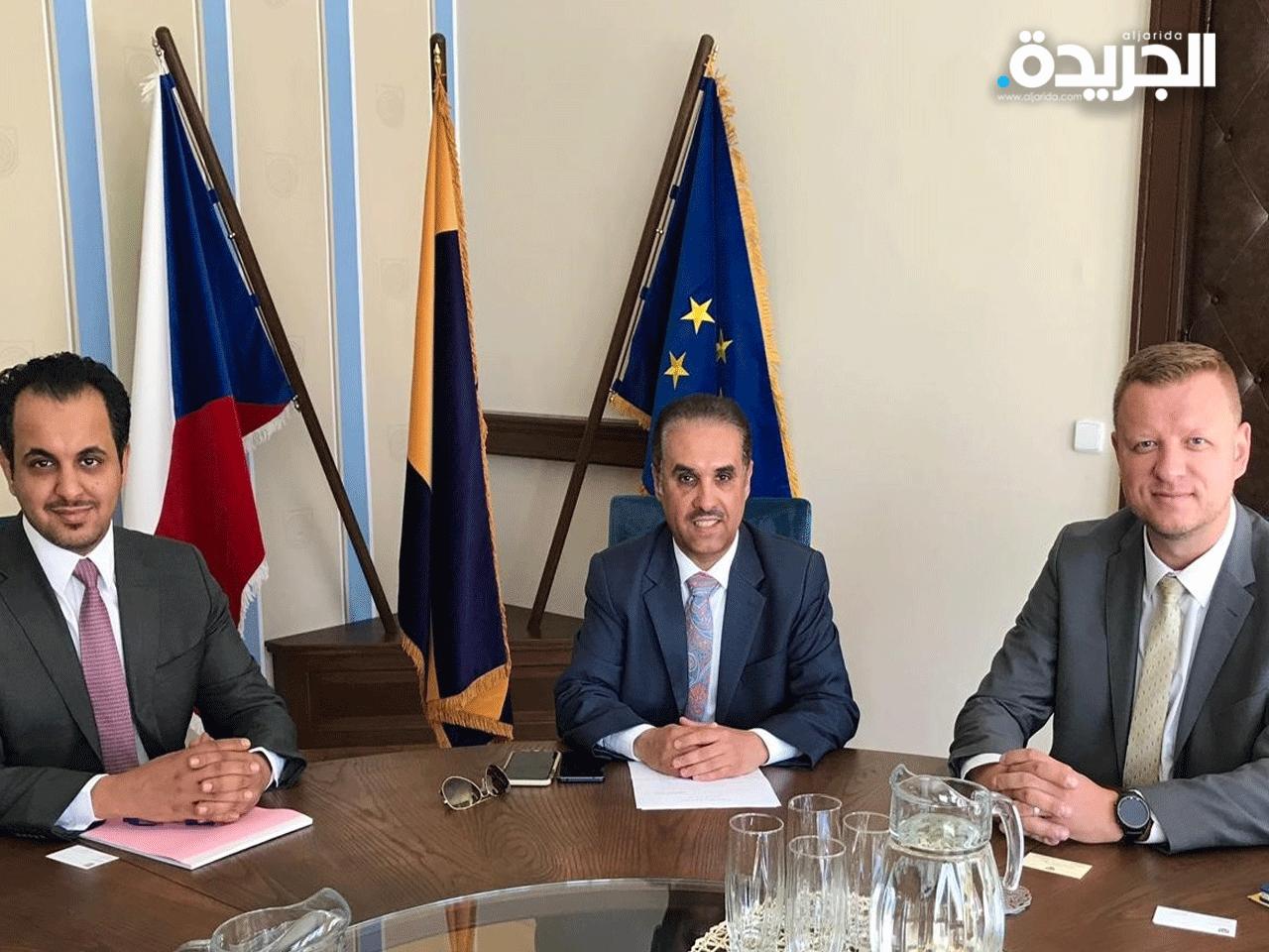  سفير الكويت لدى التشيك خلال لقائه محافظ (تبليتسه)