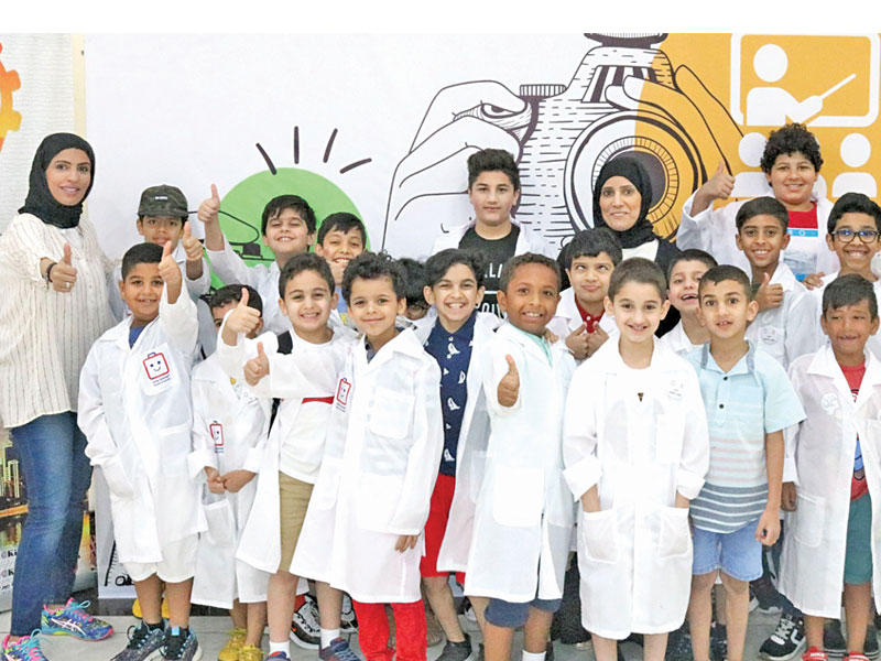 أاطفال «النادي الصغير»