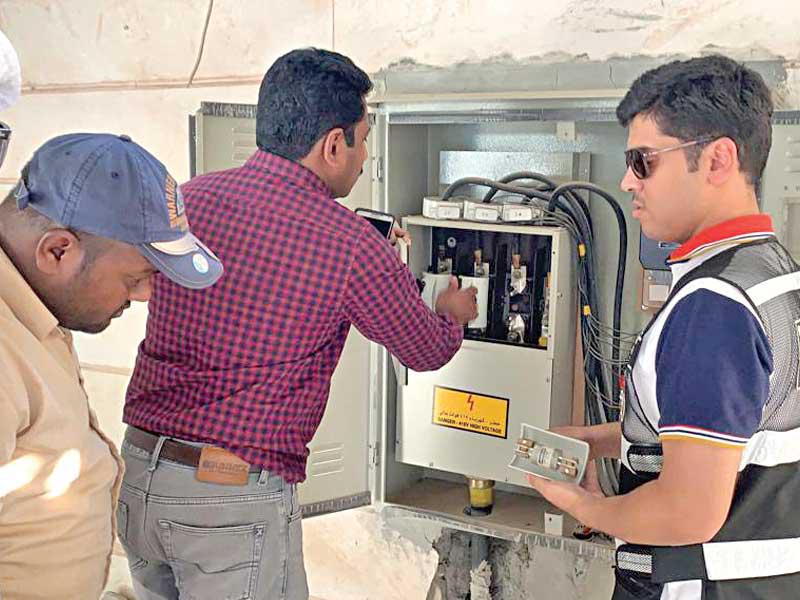 قطع التيار عن أحد المنازل خلال الحملة