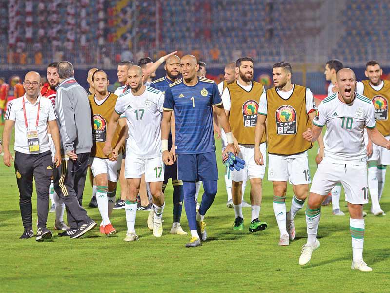 فرحة لاعبي الجزائر بالتأهل