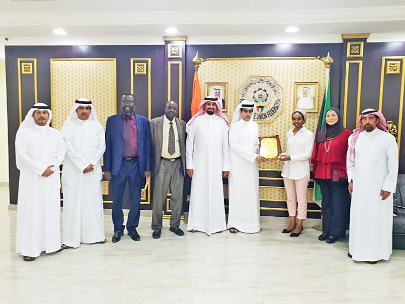 استقبال الاتحاد العام لعمال الكويت وفداً من مفوضية الاتحـاد الإفريقي أمس الأول 
