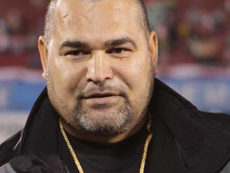  أسطورة حراسة المرمى في باراغواي سابقا، خوسيه لويس تشيلافيرت