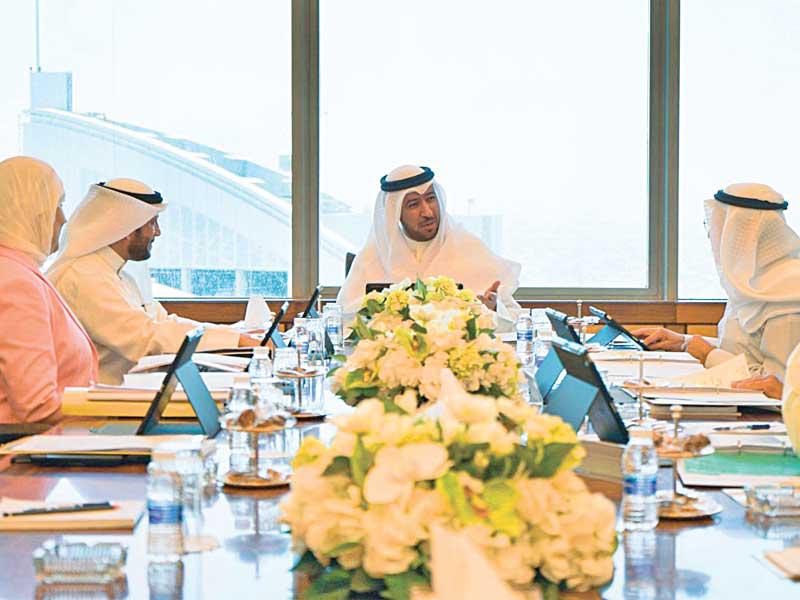 العفاسي مترئساً اجتماع «شؤون القصر» أمس