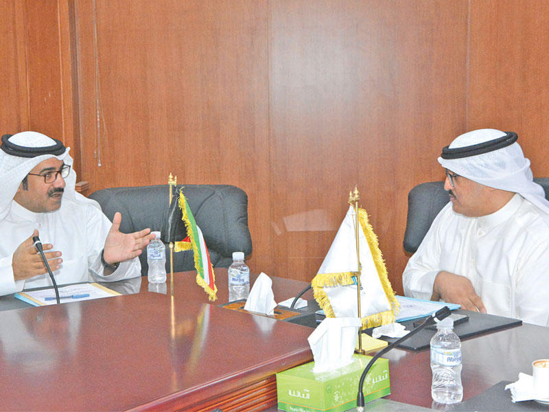 جانب من لقاء مسؤولي «الجمارك» و«المزارعين»