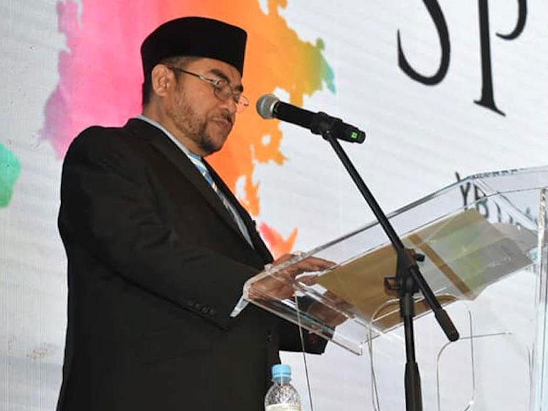 ئيس الوزراء الماليزي للشؤون الدينية مجاهد راوا 