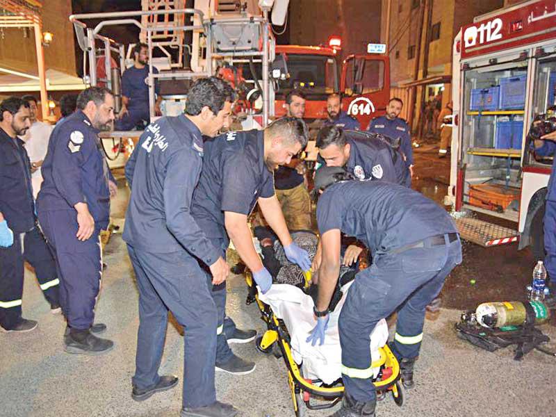 نقل بعض المصابين بالحريق